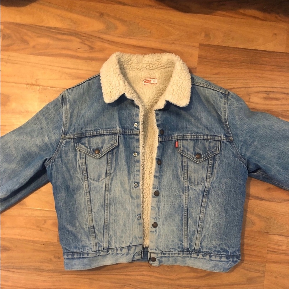 Levi’s Sherpa Denim Trucker Jacket (L)